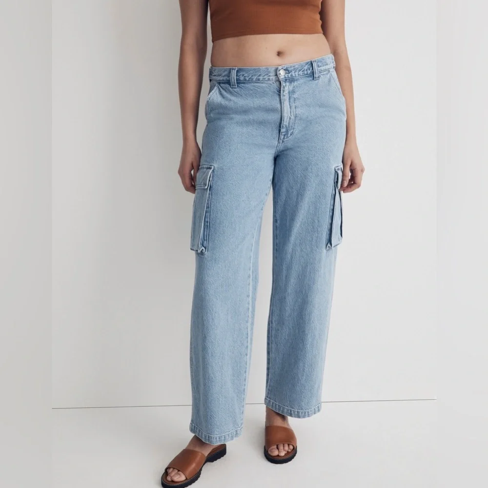 Madewell Low-Slung Straight Cargo Jeans in Coleman Wash in Coleman Wash